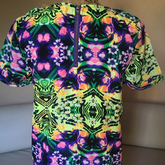 Neon Vibes T-shirt Dress - Picture 7 of 8